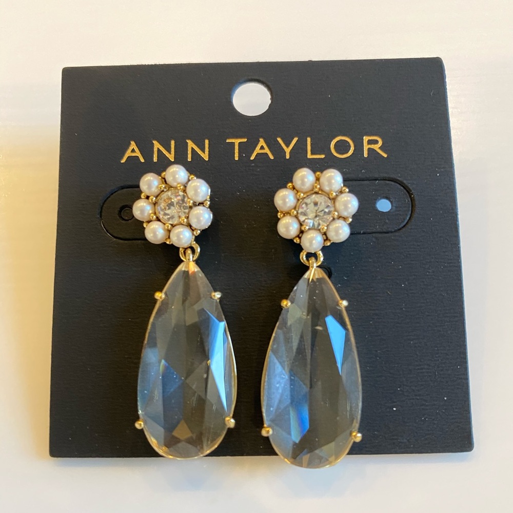 Brand New - Ann Taylor Pearl Drop Earring